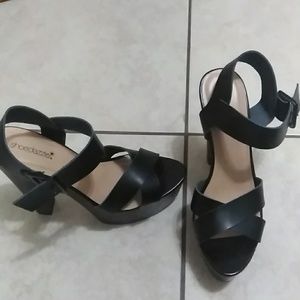 Shoe Dazzle Cherissa Heels